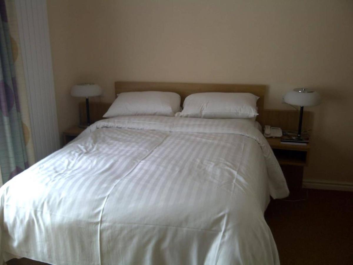 פטרבורו The Queensgate Hotel מראה חיצוני תמונה
