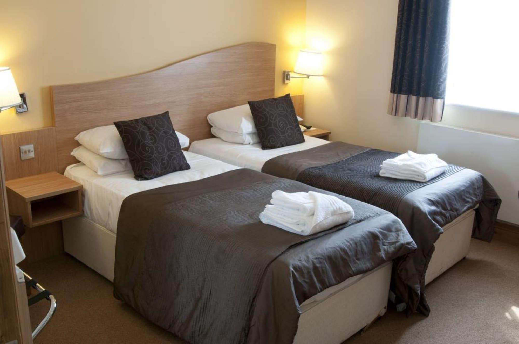 פטרבורו The Queensgate Hotel מראה חיצוני תמונה