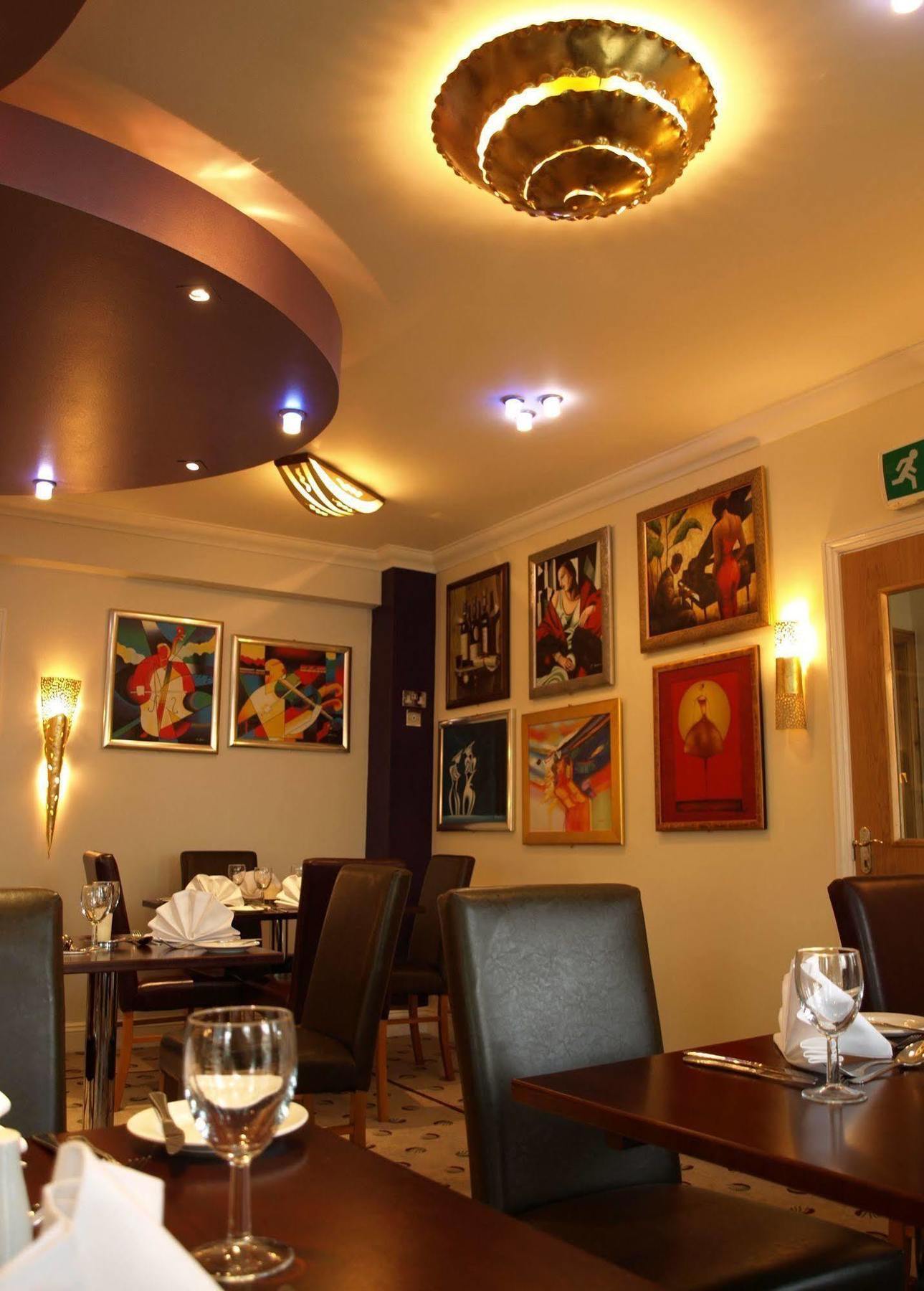 פטרבורו The Queensgate Hotel מראה חיצוני תמונה