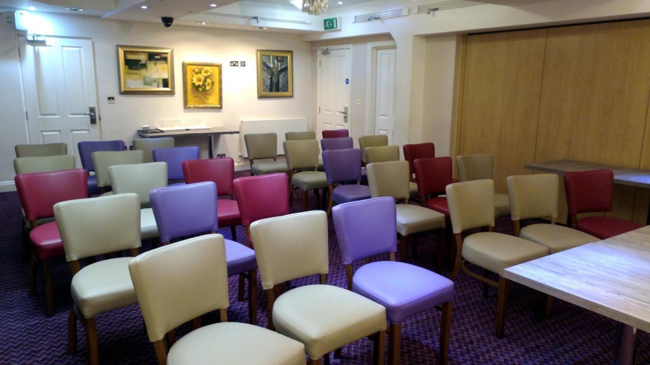 פטרבורו The Queensgate Hotel מראה חיצוני תמונה