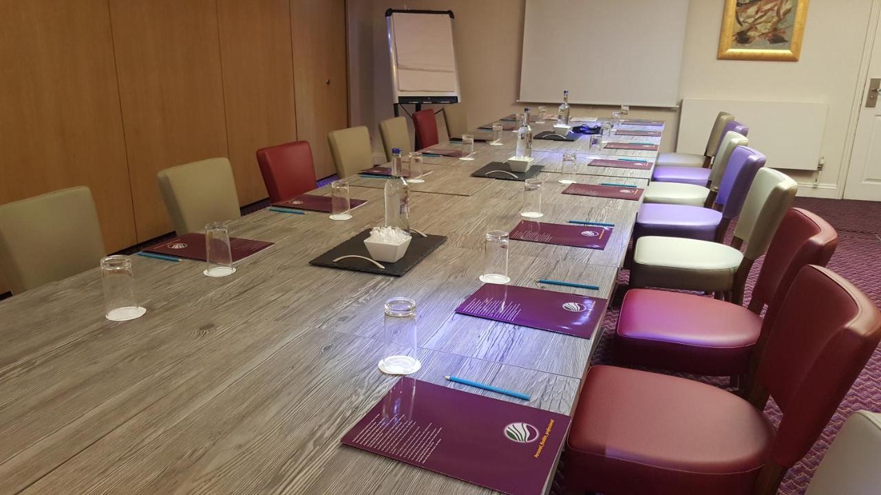 פטרבורו The Queensgate Hotel מראה חיצוני תמונה