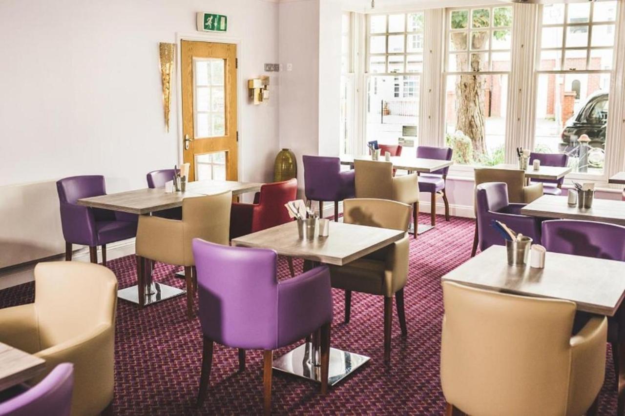 פטרבורו The Queensgate Hotel מראה חיצוני תמונה